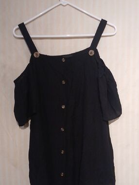 Zenobia Black Cold-Shoulder Button-Front Camisole